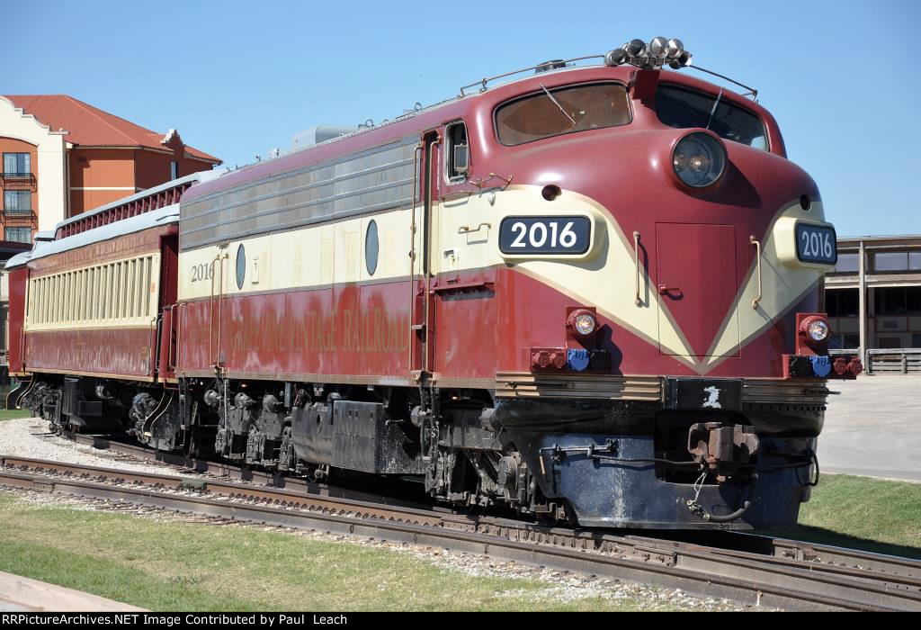 Tourist train departs the station